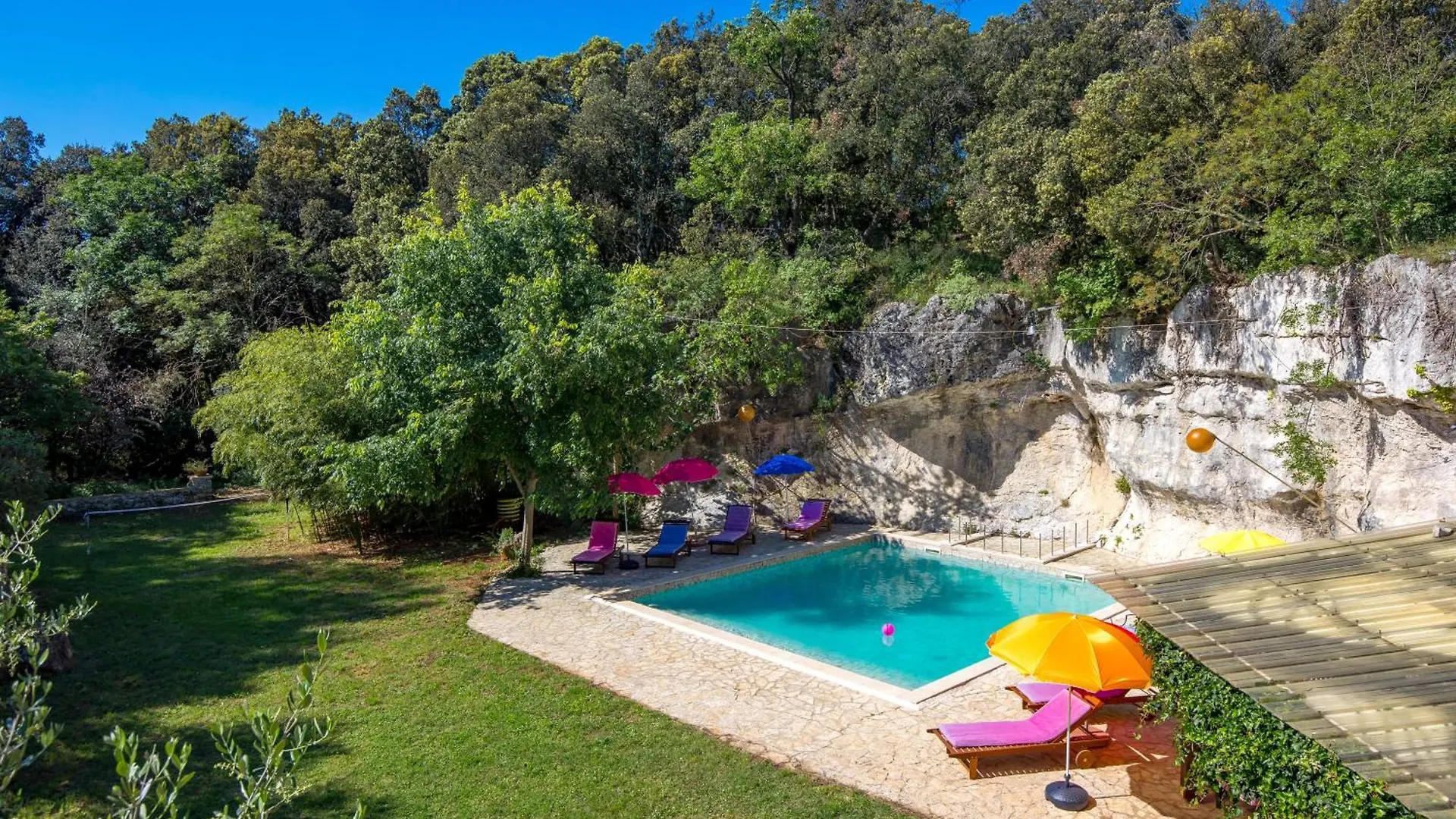 Cave Romana Pola 0*,  Croazia